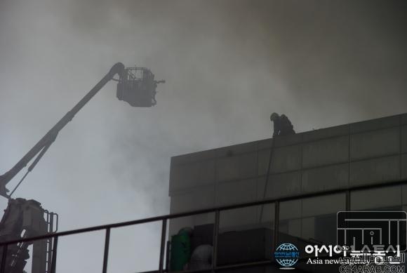 حريقاً كبيراً في أحد مصانع Samsumg مما يؤثر على انتاج Galaxy S5