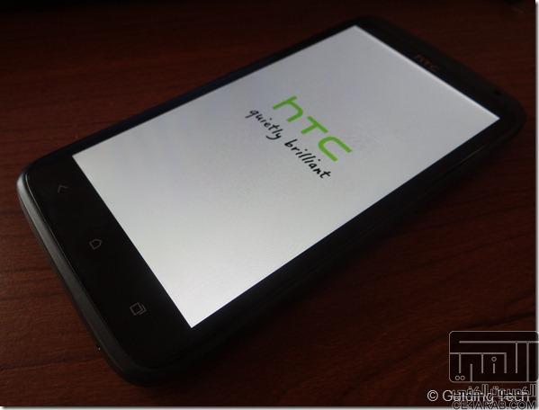 "HTC desire"عالقة في الشاشة البيضاء مع شعار "HTC"