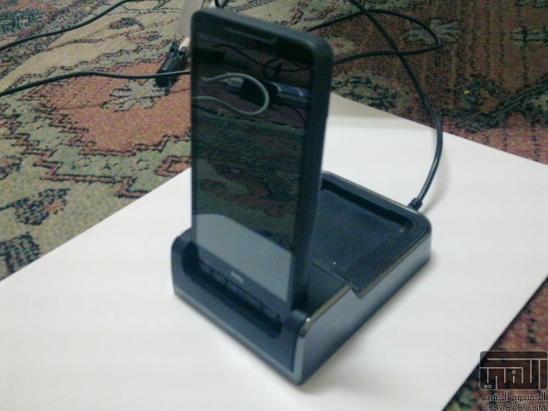 للبيع الاسد HTC HD2 جرير نظيف جدا مع قاعده مكتب