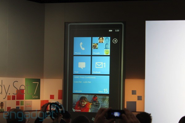 صور مسربة لواجهة وجهاز Windows Mobile 7 المرتقبين