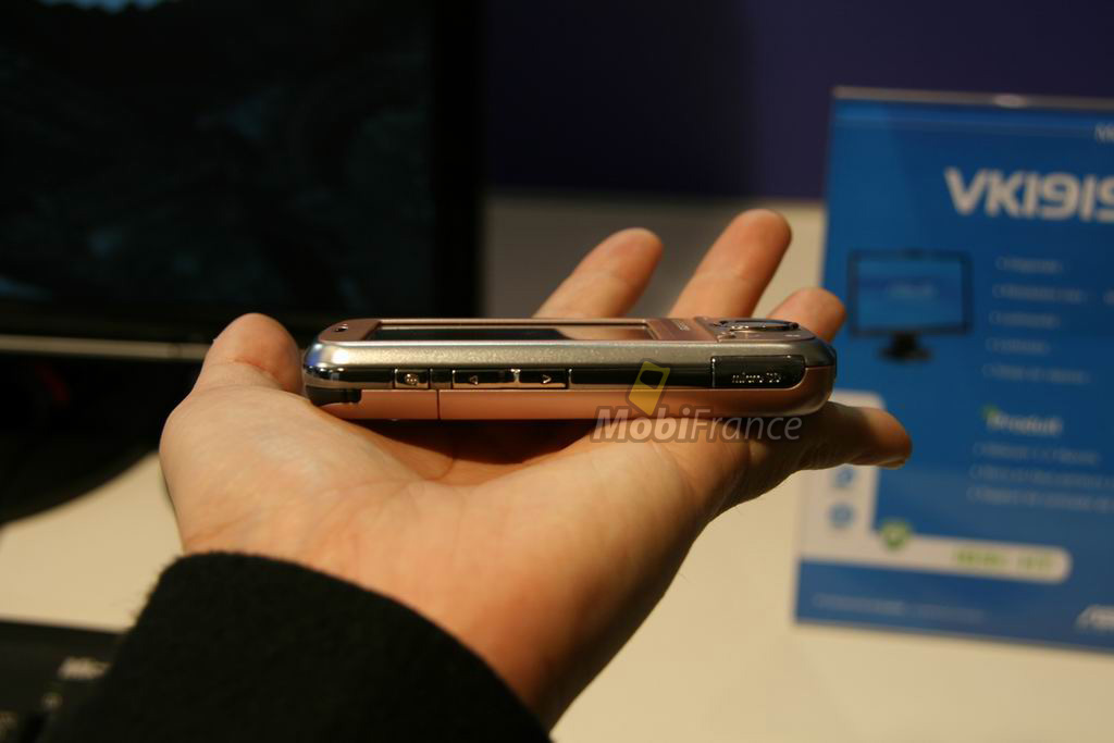 P320 الجديد من Asus شبيه Touch(نظام ملاحه+WM6.1+وزنه 90جرام فقط)