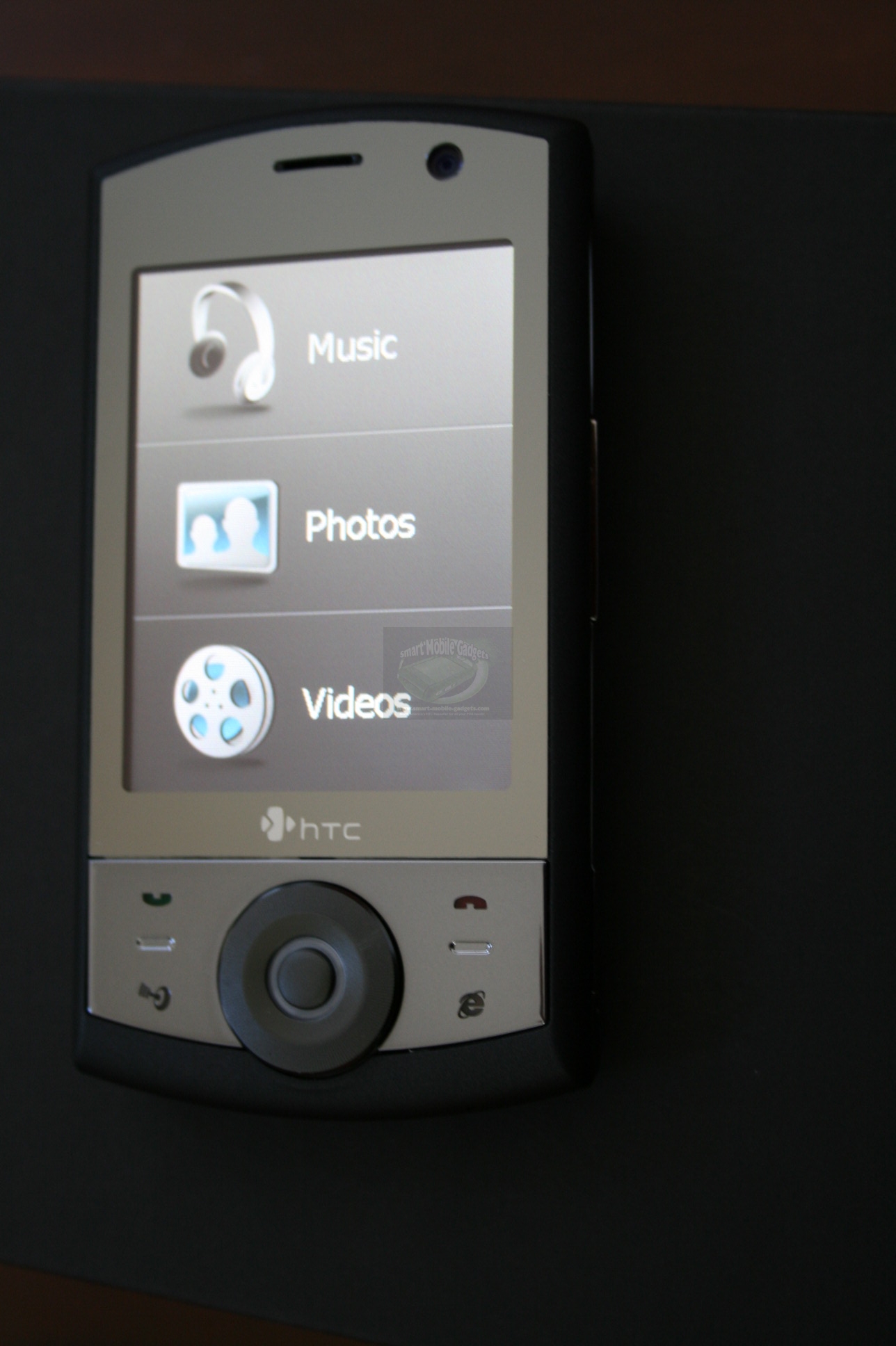 HTC Touch Cruise الجديد بنظام ملاحه وذاكره256MB وجيل ثالث وراديو