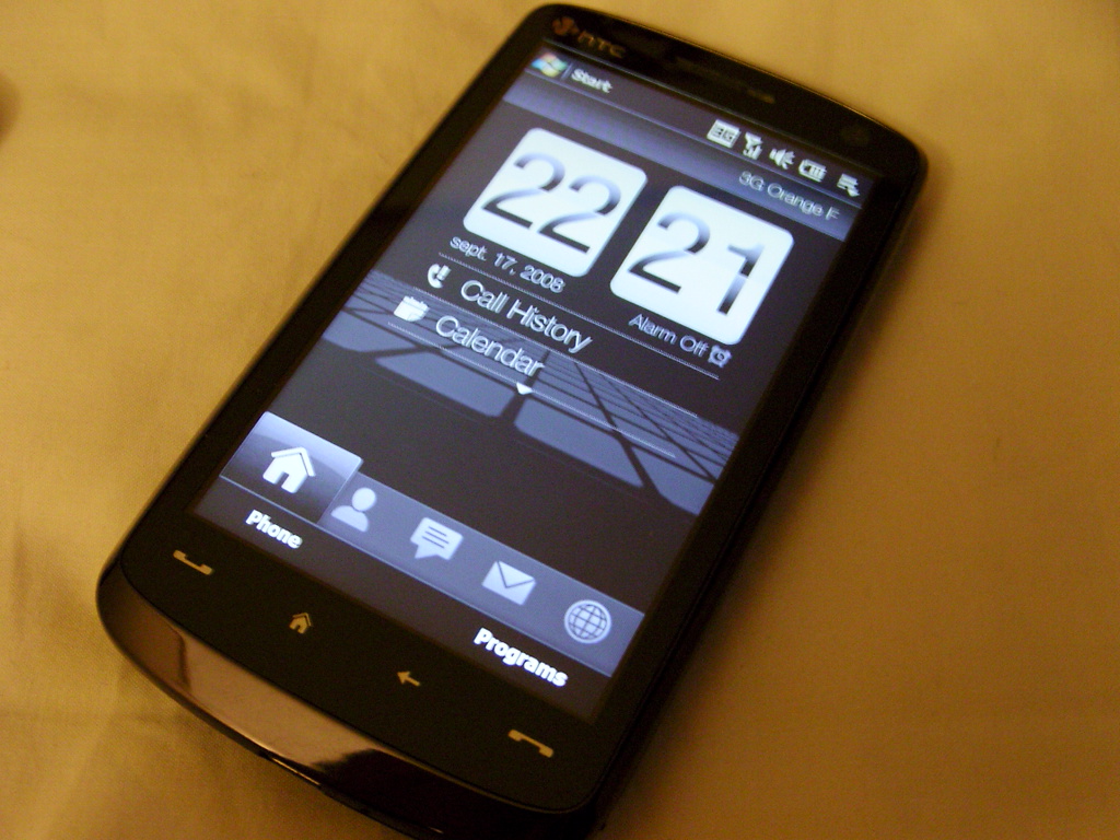 HTC تتابع تقديم أحدث الأجهزة :::: HTC Touch HD!